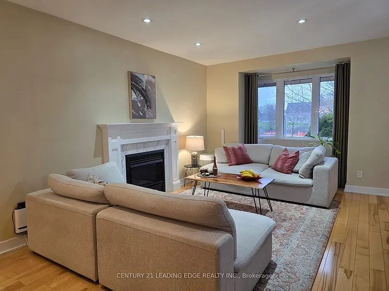 177 Fallingbrook Rd — Photo 8
