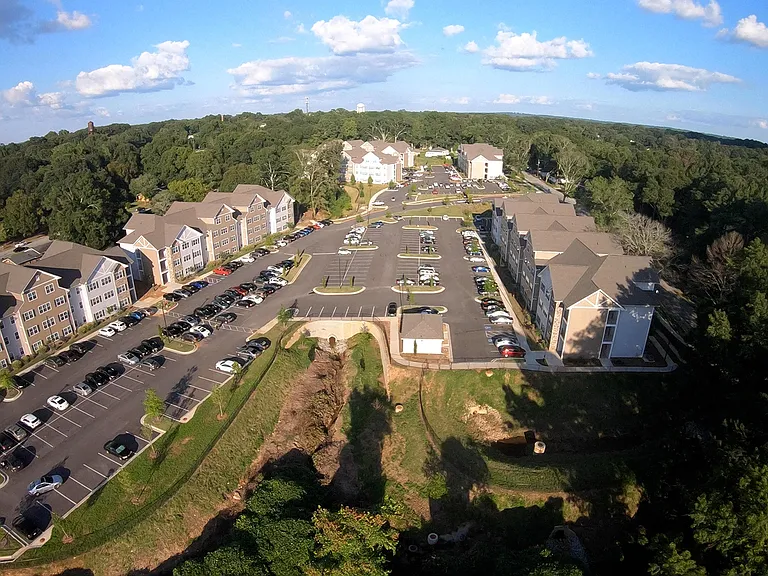 Flagship Carrollton Apartments and Townhomes — Photo 30