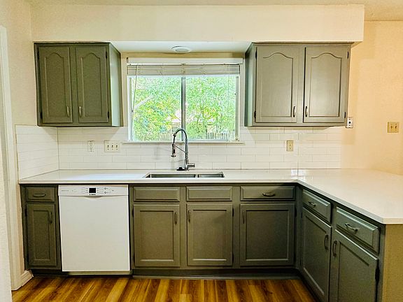 5th image of 2307 Burly Oak Dr