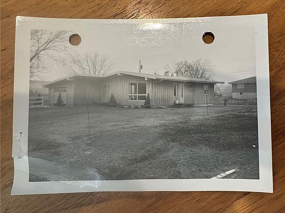 5th image of 2527 S Queen Ridge Dr