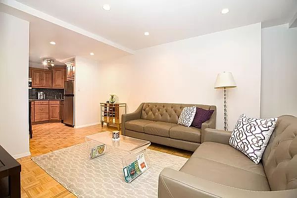1st image of 150 W 51st St #1024D