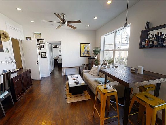 5th image of 1618 Michigan Ave APT 25