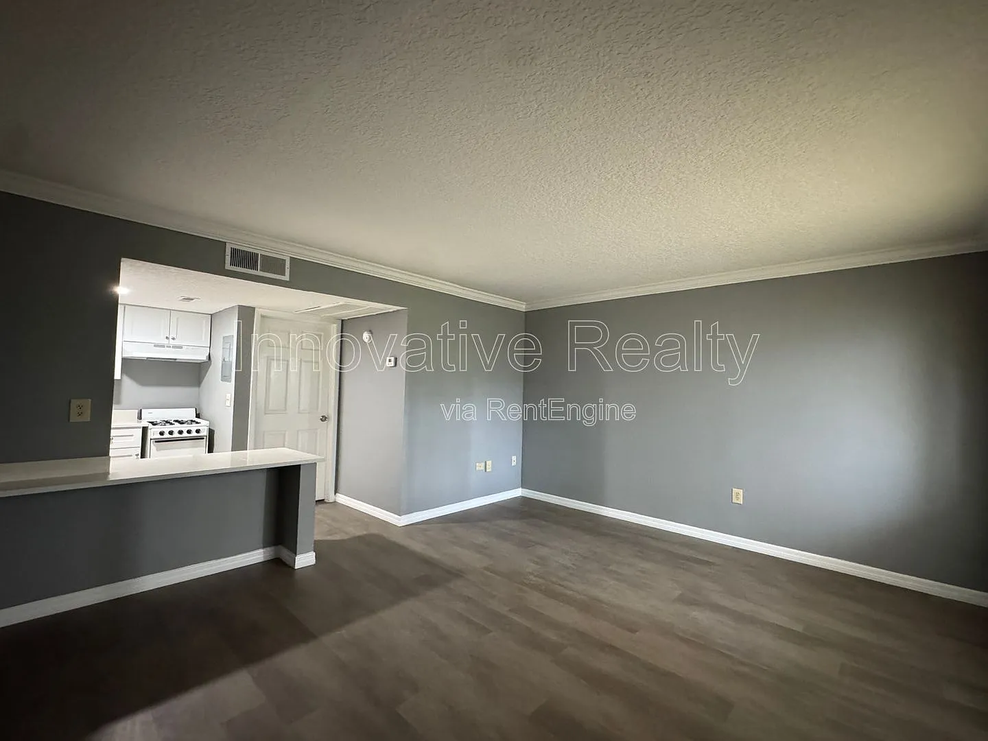 1 bed, 1.0 bath, 496 sqft, $1,095 — Photo 1