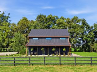 704 Lake Rd, Paris, KY 40361