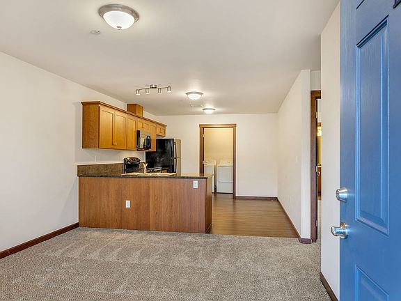 3rd image of 1583 SE Honeysuckle Loop #C