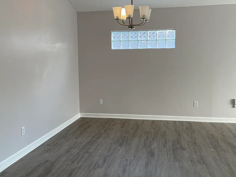 1216 Brookwood Bluff Rd E — Photo 8