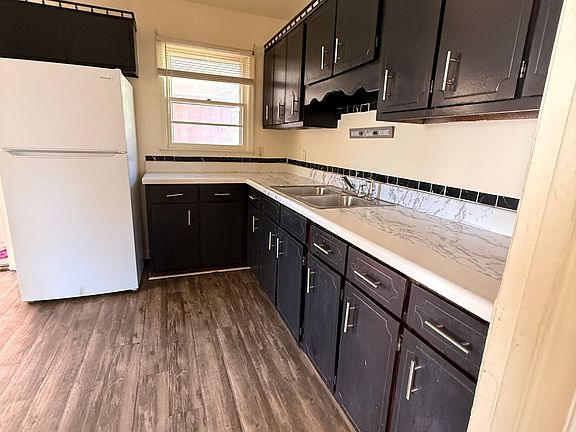 2nd image of 100 Chuck Cir