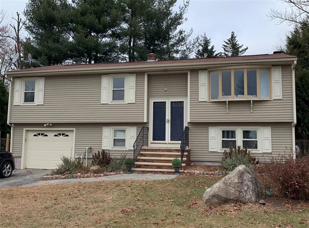 15 Blackberry Knoll Way, Johnston, RI 02919 Zillow