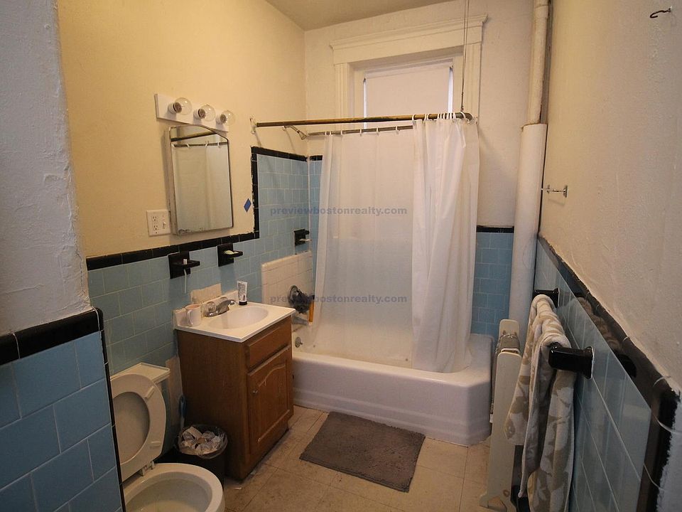 2nd image of 1381 Commonwealth Ave #90