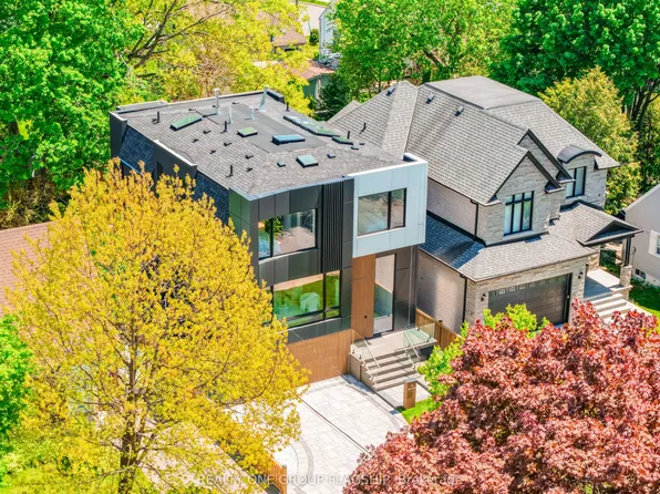 7 Bentley Dr, Toronto, ON M8Z 3L9