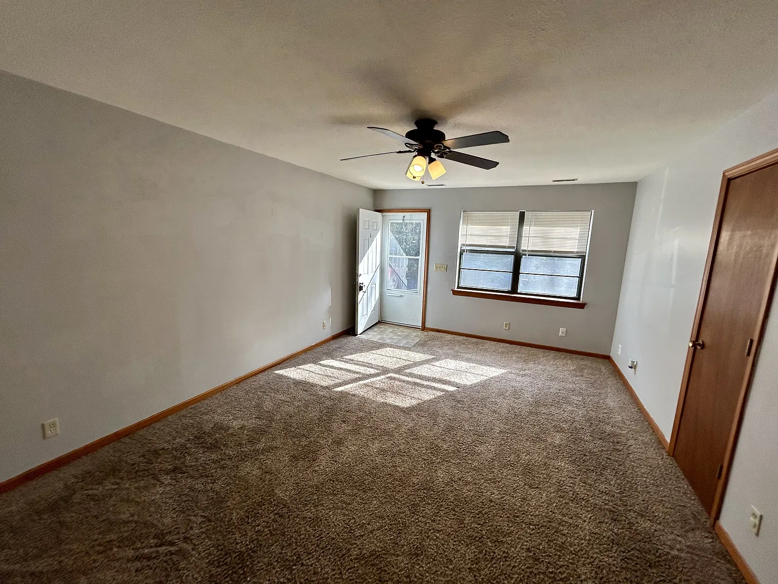 1221-25 Pine Street - 1225 — Photo 2