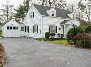 1 Vine Pl, Stamford, CT 06905