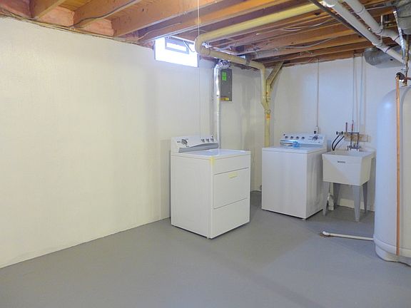 3rd image of 1738 Maisonette Dr
