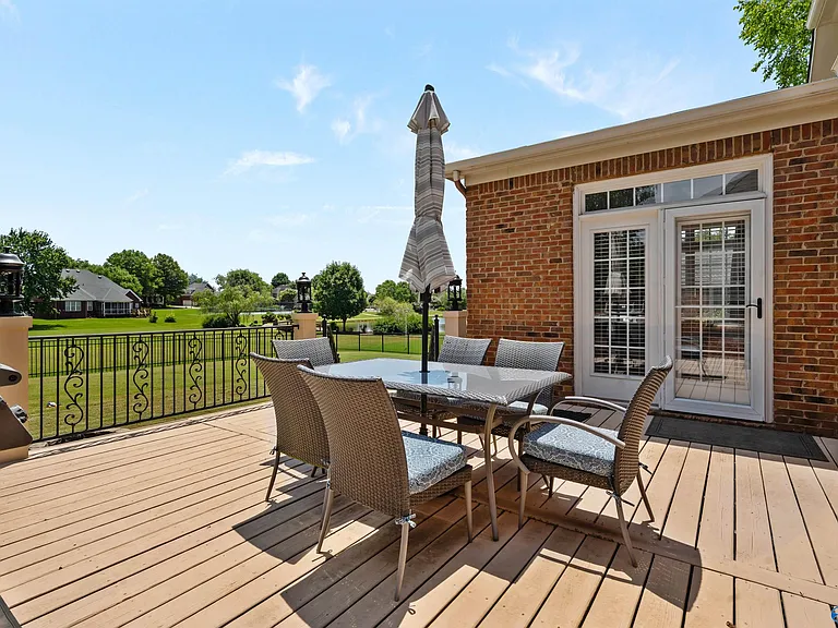 103 Wickerberry Ln — Photo 35
