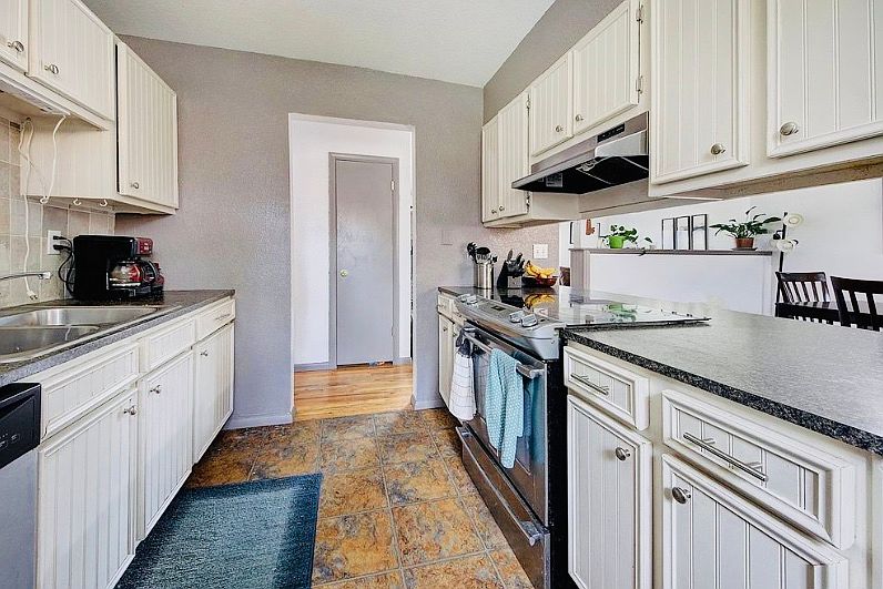 2nd image of 1227 Royale Dr
