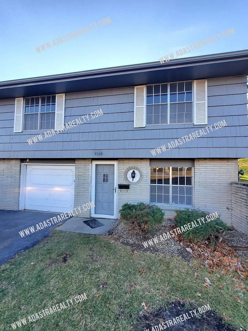 Completely Remodeled Overland Park Duplex-Available in AUGUST!! — Photo 1