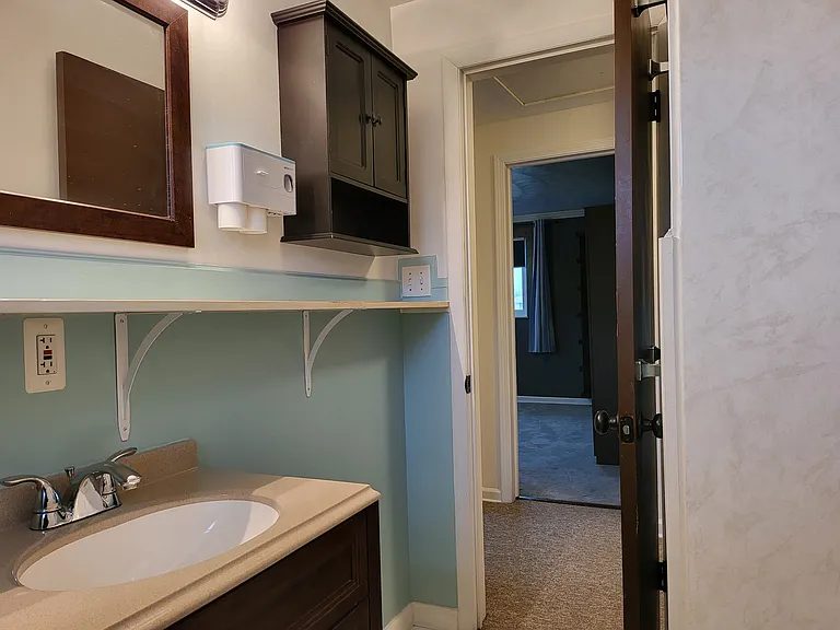2128 Carolina Ave — Photo 8