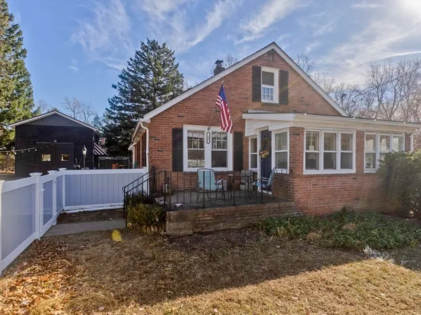 25 Westford Cir, Agawam, MA 01001