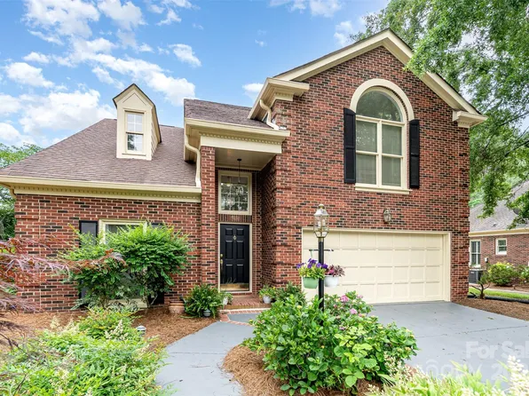 7031 Walton Heath Ln, Charlotte, NC 28277