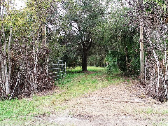 3rd image of 19376 NW 288th St Street