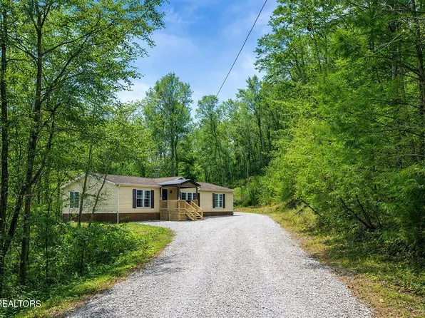 135 Harold Brooks Ln, Oneida, TN 37841