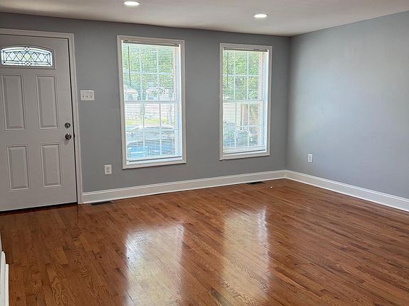 3rd image of 1214 N Woodyear St