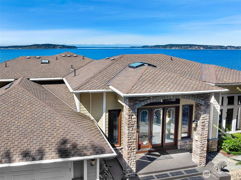2nd image of 2318 Sunnyside Heights Drive