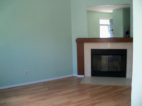 5th image of 1590 Park Place Dr