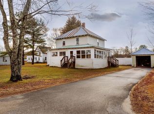 15 Dolloff St, Peru, ME 04290