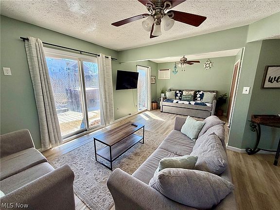 3rd image of 274 Rustic Rook Rd