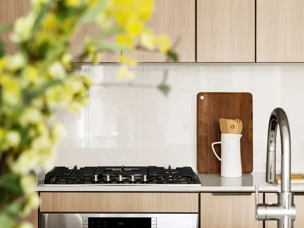 280 West 24th Street image 4 of 15