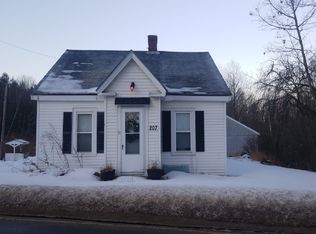 207 Deerfield Rd, Allenstown, NH 03275