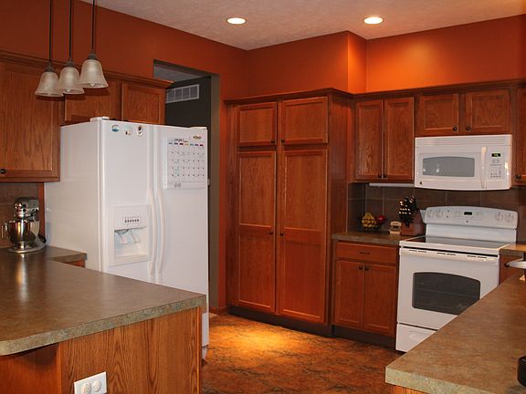 5th image of 5544 100th St SE