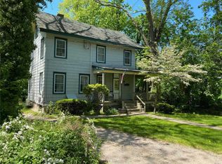 196 Woodhull Rd, Huntington, NY 11743