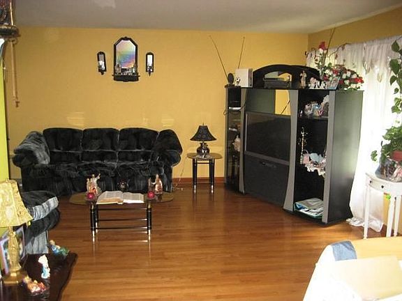 2nd image of 10740 S Lamon Ave