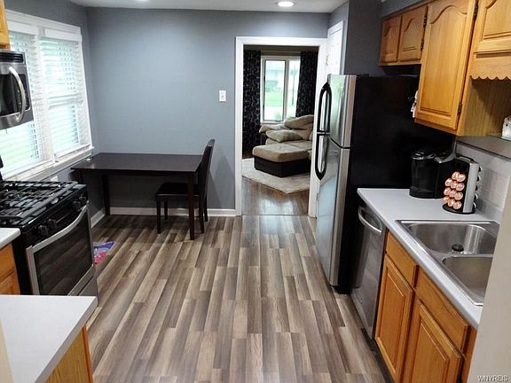 3rd image of 708 Highland Ave