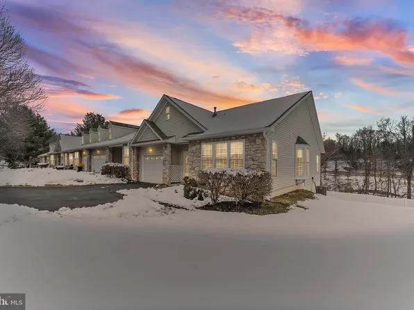 1299 Country Club Dr, Springfield, PA 19064