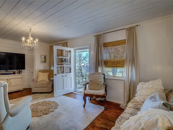 697 Tawakoni Dr, East Tawakoni, TX 75472