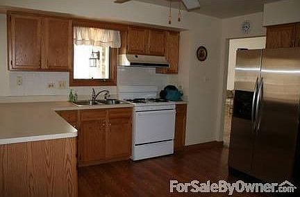 3rd image of 16207 Lake Villa Ave