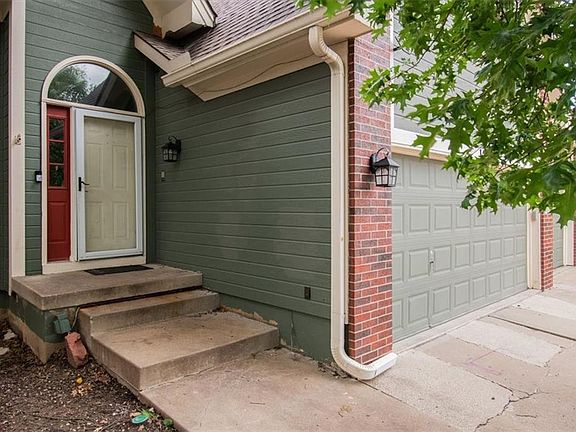 4th image of 1205 SE 12th Cir
