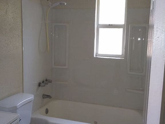 4th image of 4098 Porpoise Dr SE