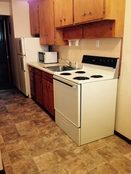 Thomas Apts. - 1 Bedroom — Photo 3