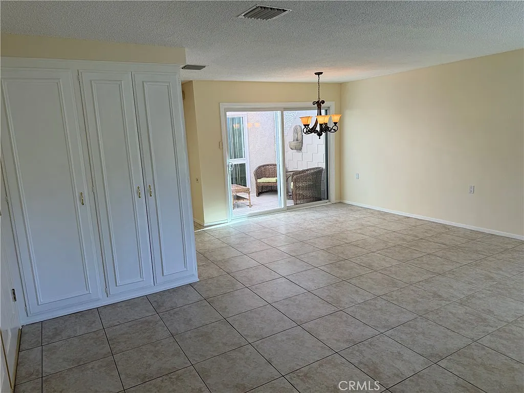 2 bed, 1100 sqft, $3,500 — Photo 4