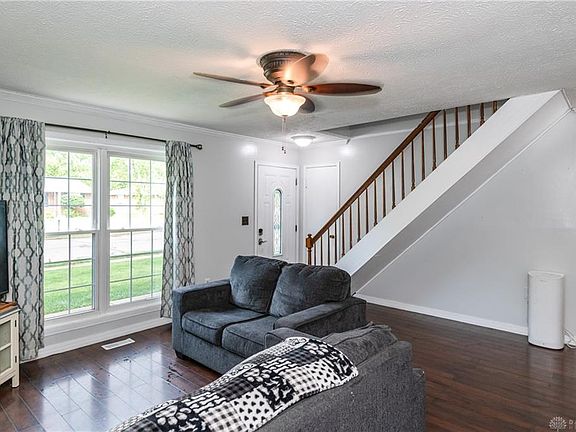 4th image of 2415 Saint Andrews Dr