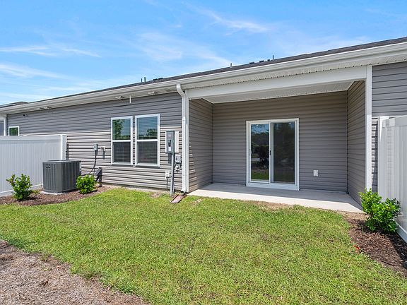 4th image of 265 Sandridgebury Dr