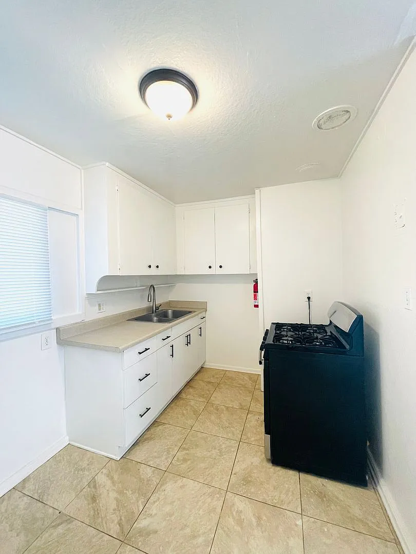 536 & 538 Acacia Road, Santa Paula, CA 93060 — Photo 2