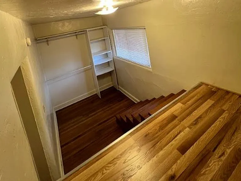 135 141 Yale 2135 #2139 — Photo 16