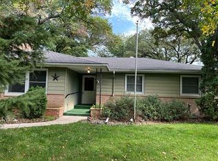 1525 Woodcrest Ave, Owatonna, MN 55060