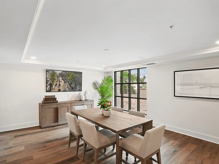 Gables Grand Plaza Apartments — Photo 20