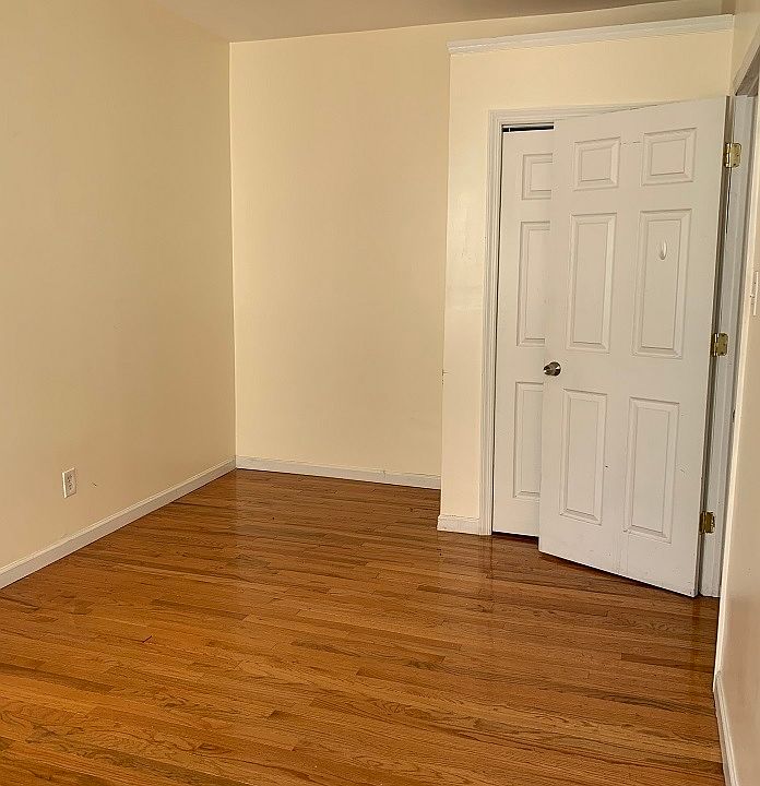 1st image of 54 Mulberry St APT 19